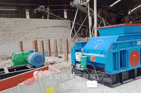 大型對輥制砂機(jī)