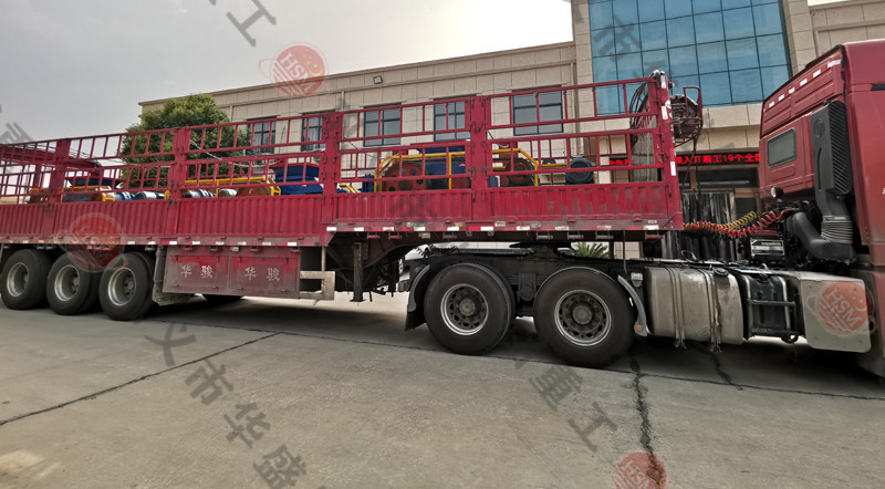 三臺(tái)750ⅹ500型對(duì)輥制砂機(jī)發(fā)往貴陽